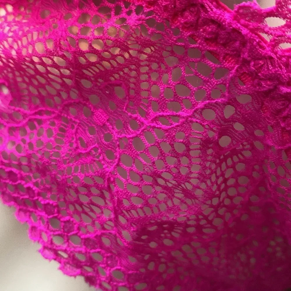 Victoria’s Secret Hot pink Lace longline Bra no wire Small